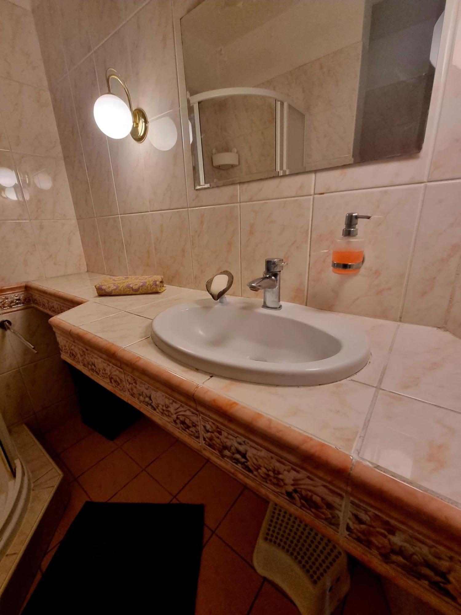 Big 4 Room Huge Apartment Μπρατισλάβα Εξωτερικό φωτογραφία