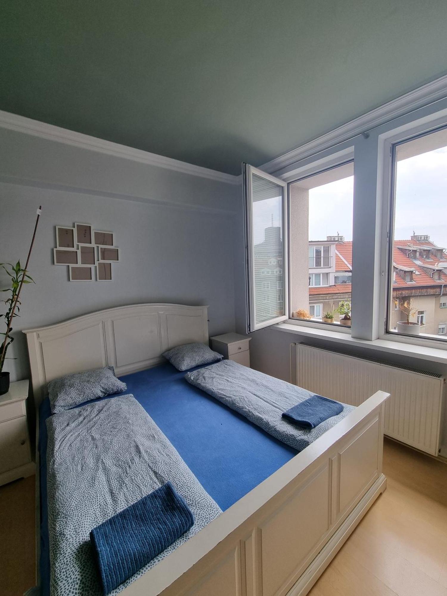 Big 4 Room Huge Apartment Μπρατισλάβα Εξωτερικό φωτογραφία